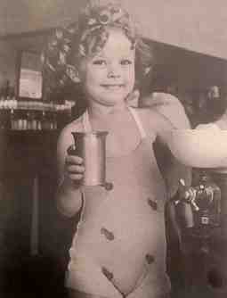 Shirley Temple,秀兰·邓波儿,シャーリー・テンプル,셜리 템플,Ширли Темпл,JailBait,洋炉,Little Girl,Western Girl,Blonde Girl,Lolita,炉利,Loli